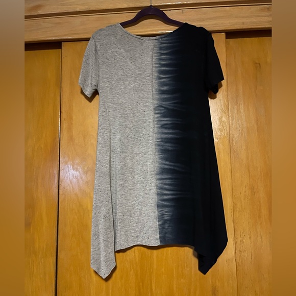 BKE Buckle Guilded Intent Tie Dye Flowy Top Medium - Picture 4 of 4